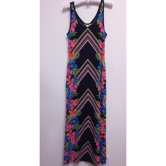 Derek Heart Dresses & Skirts - NWT Derek Heart Maxi Dress